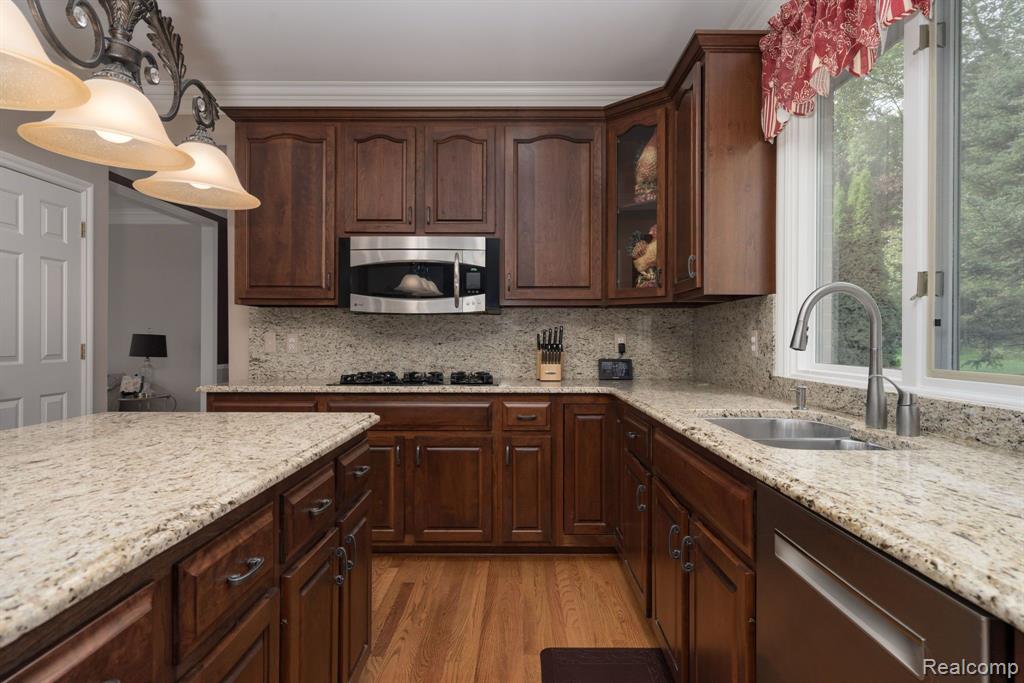 1619 Springview Court Rochester, MI 48307 - Photo 13 of 62