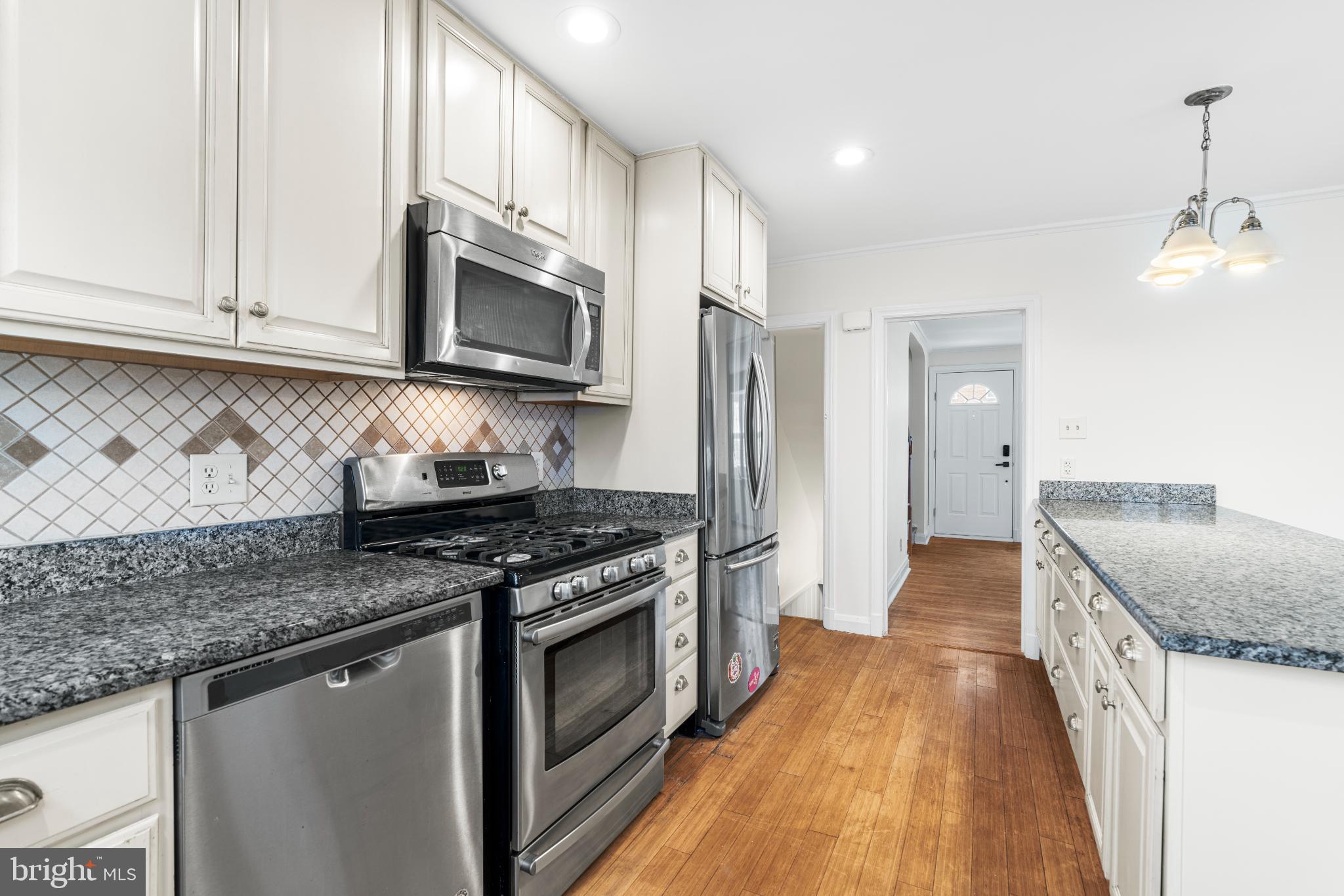 121 Hopkins Road Baltimore, MD 21212 - Photo 6 of 22 Modern kitchen with sleek finishes.