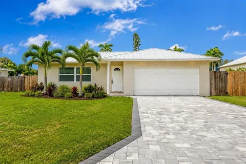 $650,000 | 216 24th Street Northeast, Bradenton, FL 34208