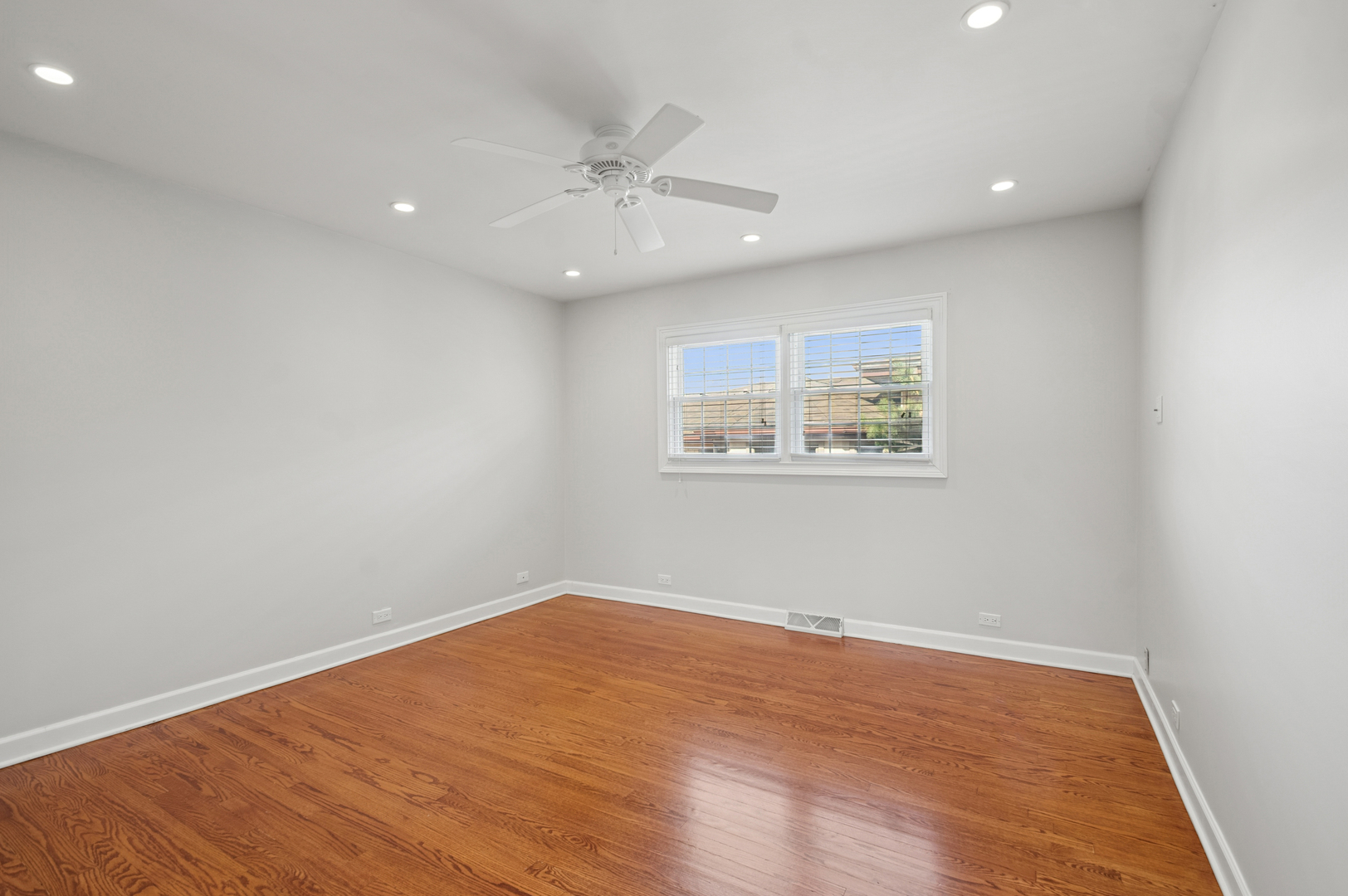 8455 Chester Avenue Niles, IL 60714 - Photo 14 of 27