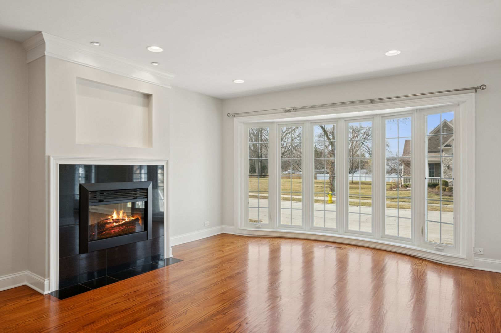 8455 Chester Avenue Niles, IL 60714 - Photo 2 of 27