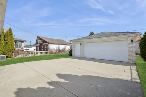 $599,999 | 8455 Chester Avenue, Niles, IL 60714