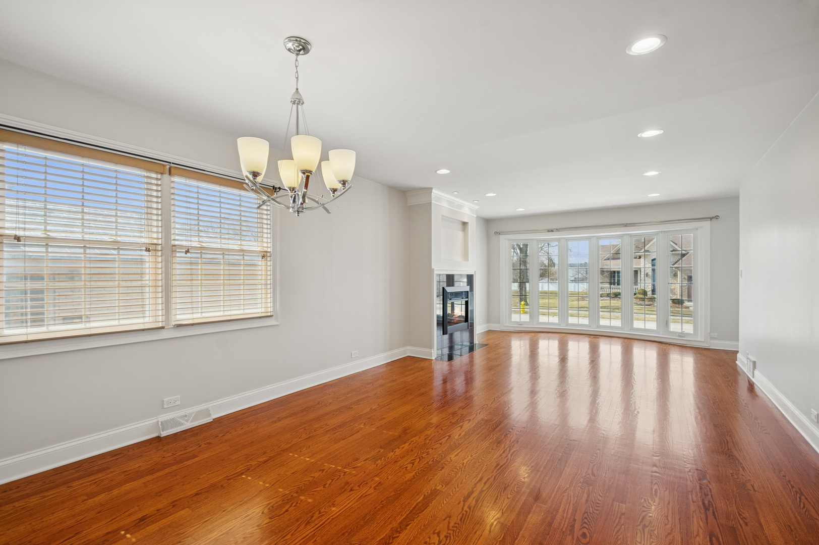 8455 Chester Avenue Niles, IL 60714 - Photo 4 of 27