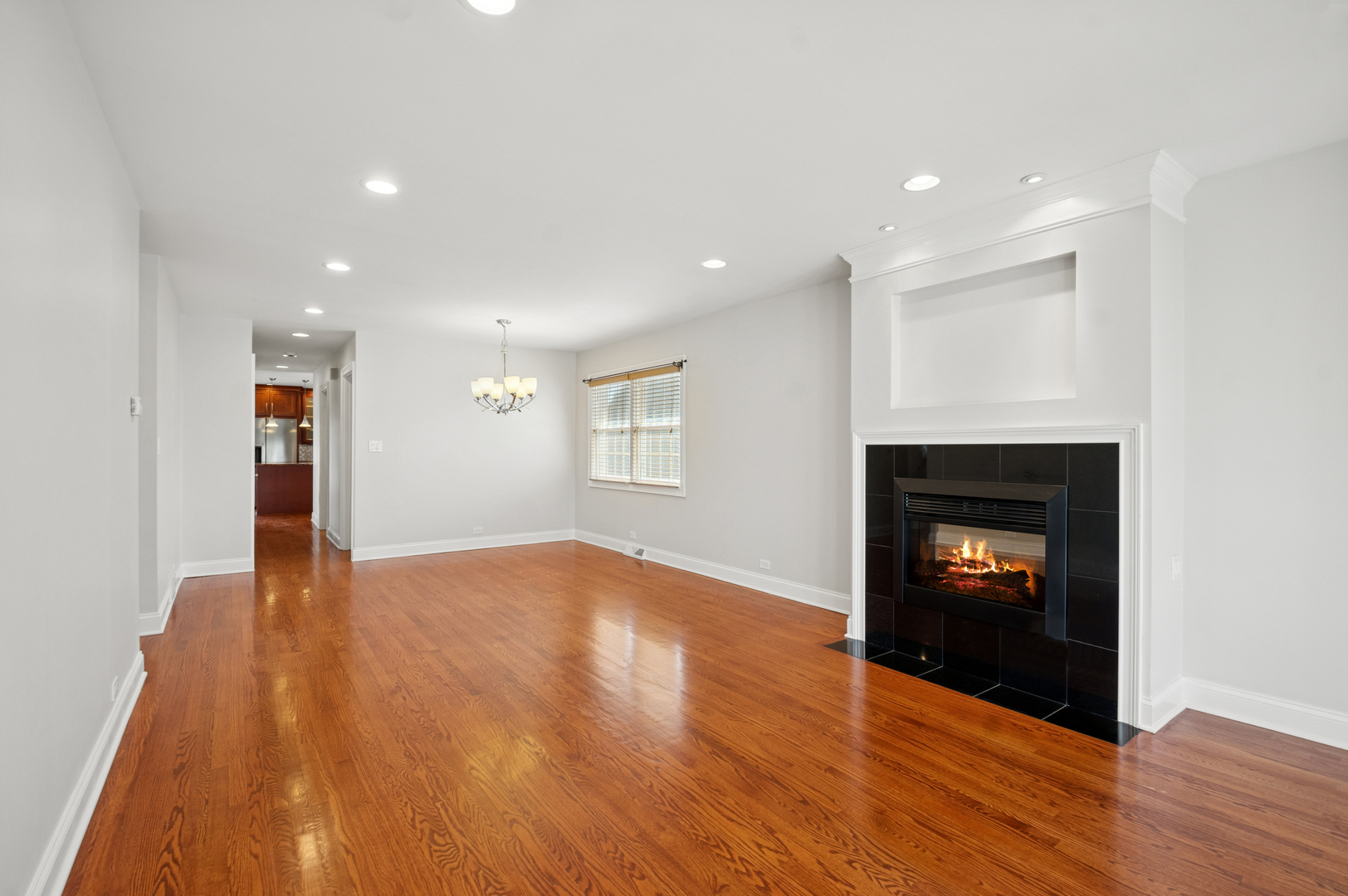 8455 Chester Avenue Niles, IL 60714 - Photo 5 of 27