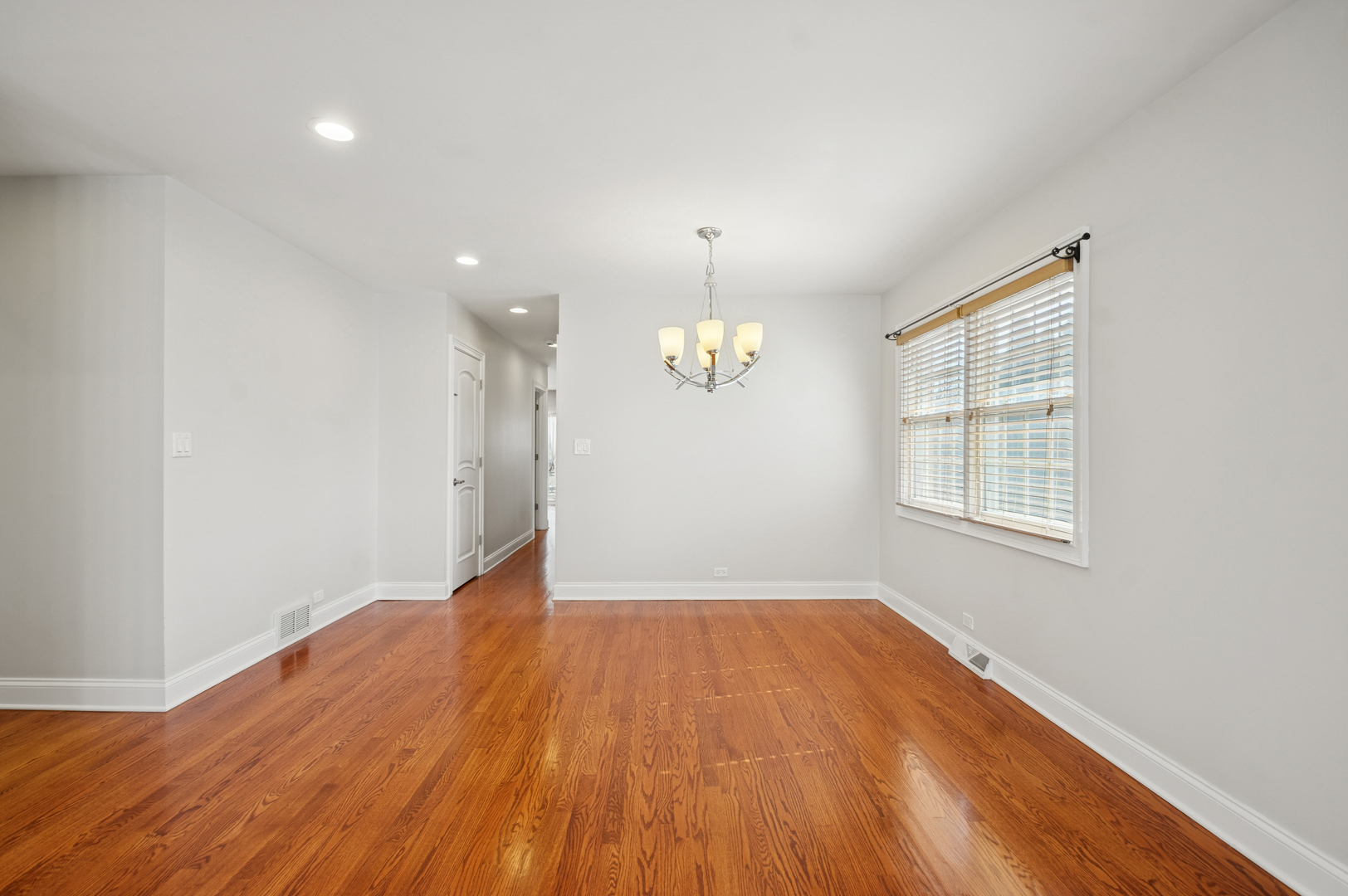 8455 Chester Avenue Niles, IL 60714 - Photo 6 of 27