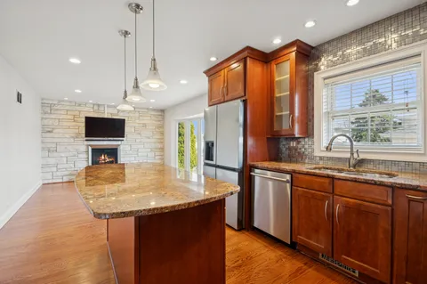 $599,999 | 8455 Chester Avenue, Niles, IL 60714