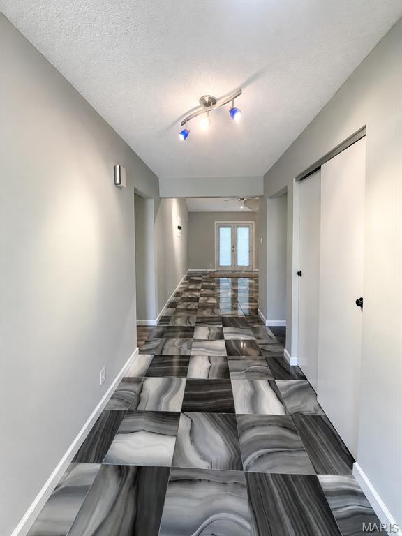 944 Ridge Tree Lane Des Peres, MO 63131 - Photo 7 of 28 Gallery Image 7