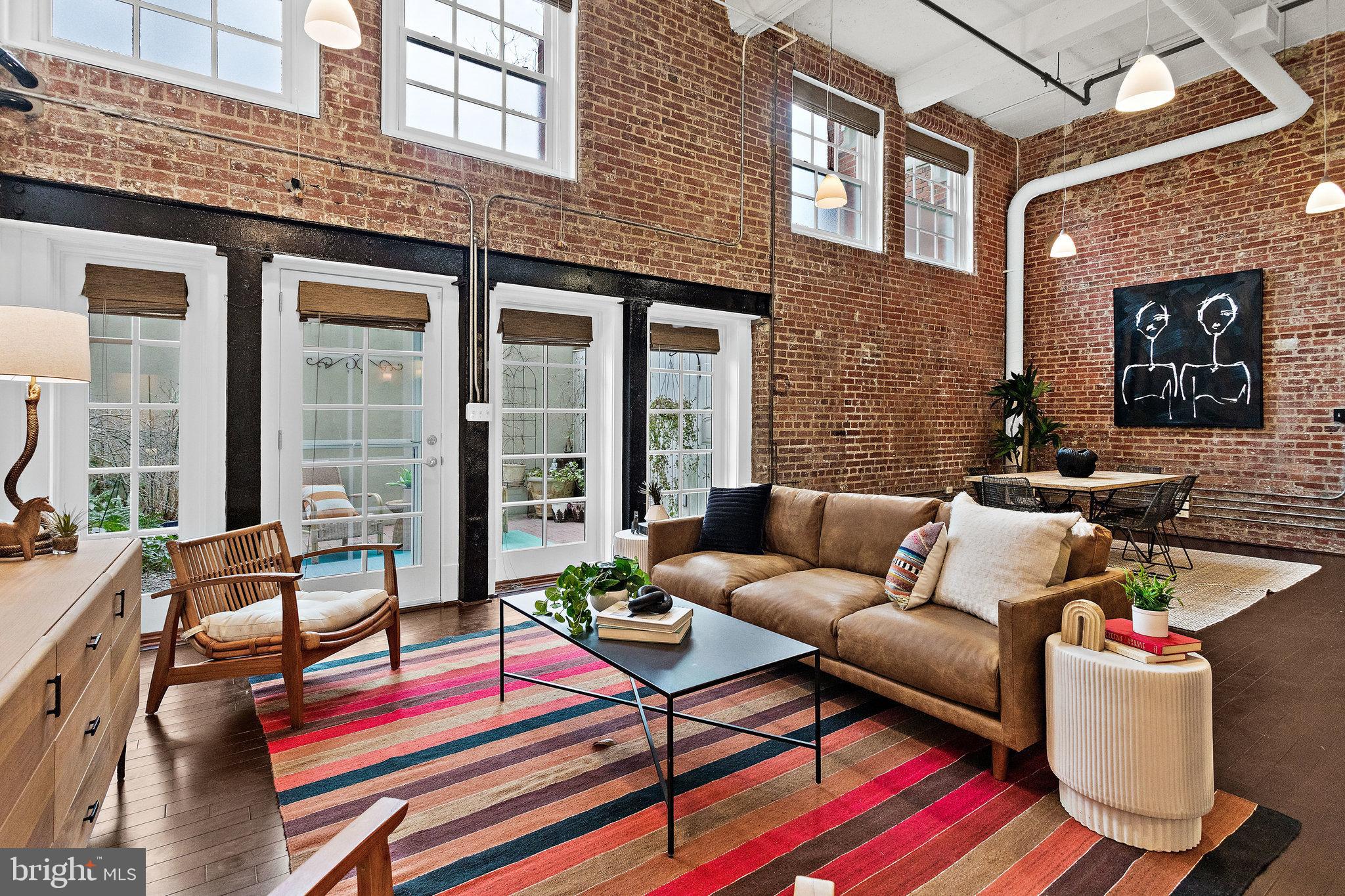 Amazing space + private patio + PKG = perfection!