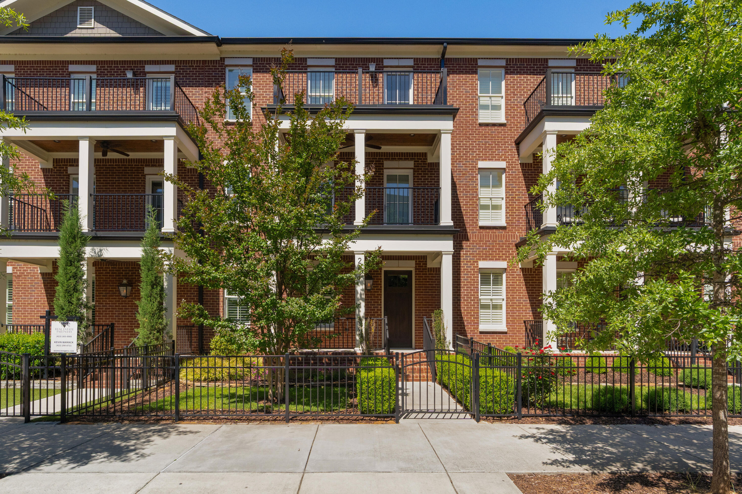 04 - 247 Walnut Street - Exterior