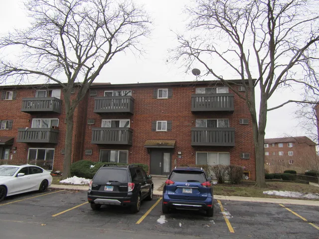$1,625 | 135 Pickwick Drive, Unit E, Schaumburg, IL 60193