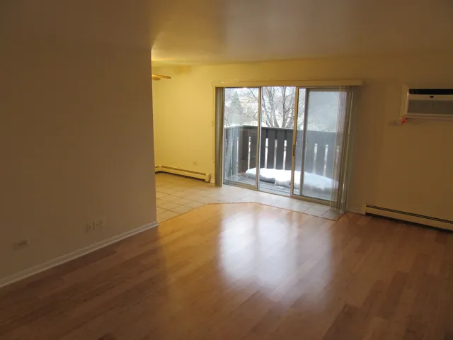 $1,625 | 135 Pickwick Drive, Unit E, Schaumburg, IL 60193