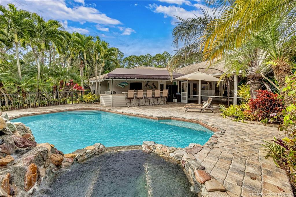 166 Southwest Thrasher Way Stuart, FL 34997 - Photo 3 of 53 Gallery Image 3
