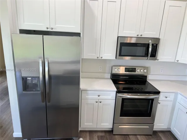 $2,200 | 1060 South Capri Court, LaBelle, FL 33935