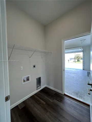 $2,200 | 1060 South Capri Court, LaBelle, FL 33935