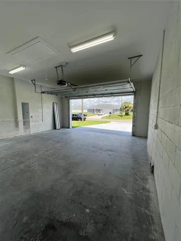 $2,200 | 1060 South Capri Court, LaBelle, FL 33935