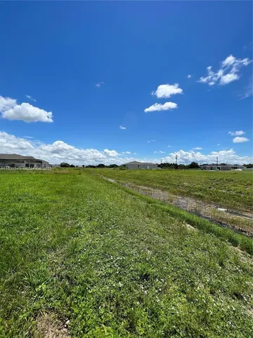 $2,200 | 1060 South Capri Court, LaBelle, FL 33935