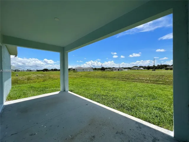 $2,200 | 1060 South Capri Court, LaBelle, FL 33935