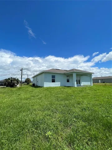 $2,200 | 1060 South Capri Court, LaBelle, FL 33935