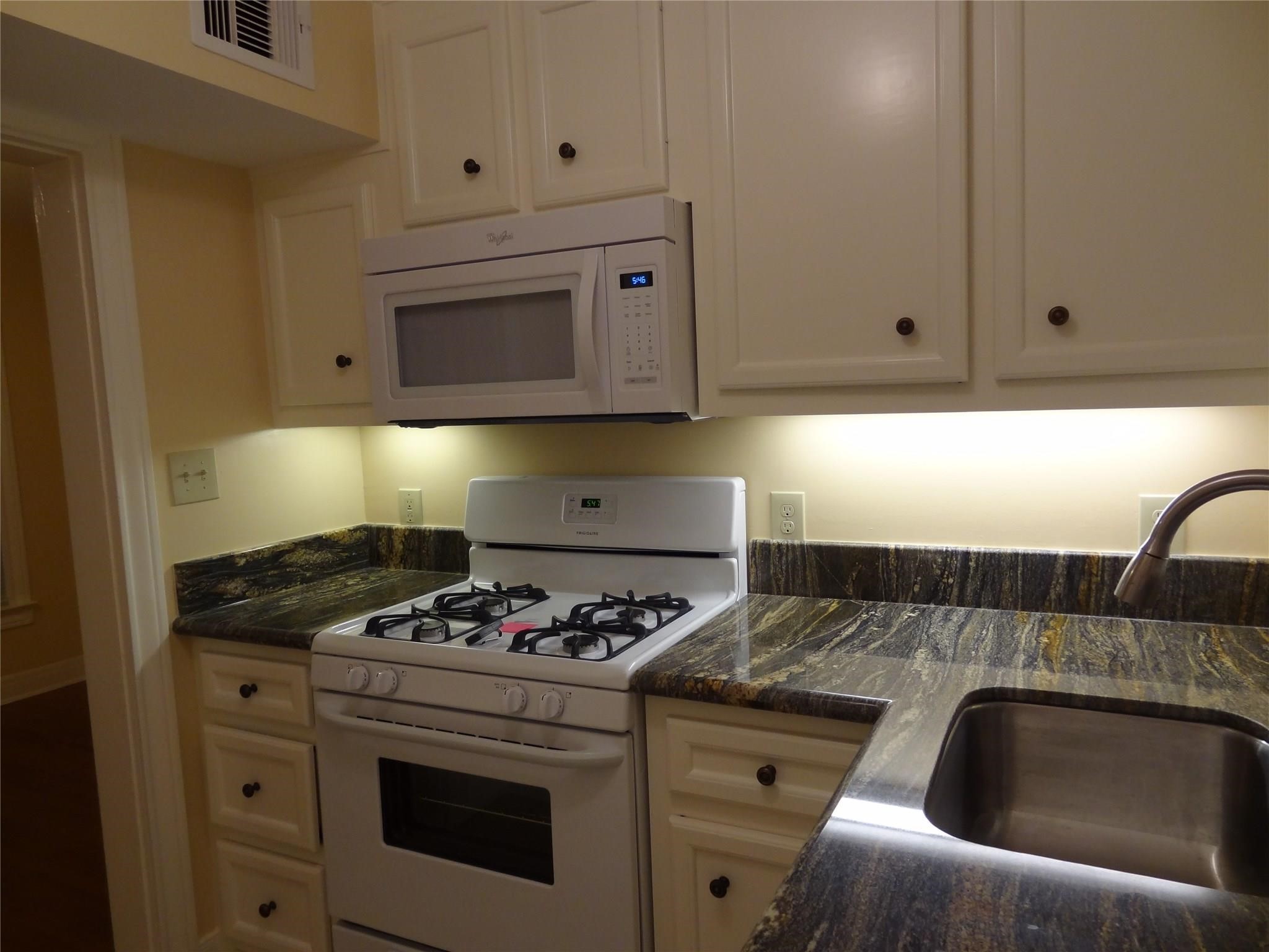 633 Harvard Street Houston, TX 77007 - Photo 9 of 9