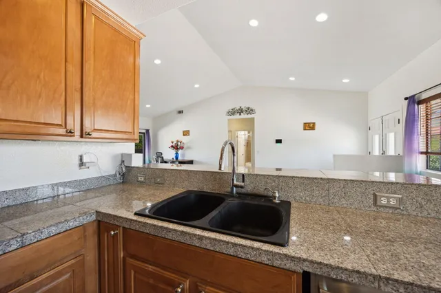 $3,000 | 9735 Hoylake Road, Desert Hot Springs, CA 92240