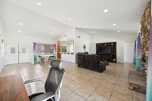 $3,000 | 9735 Hoylake Road, Desert Hot Springs, CA 92240