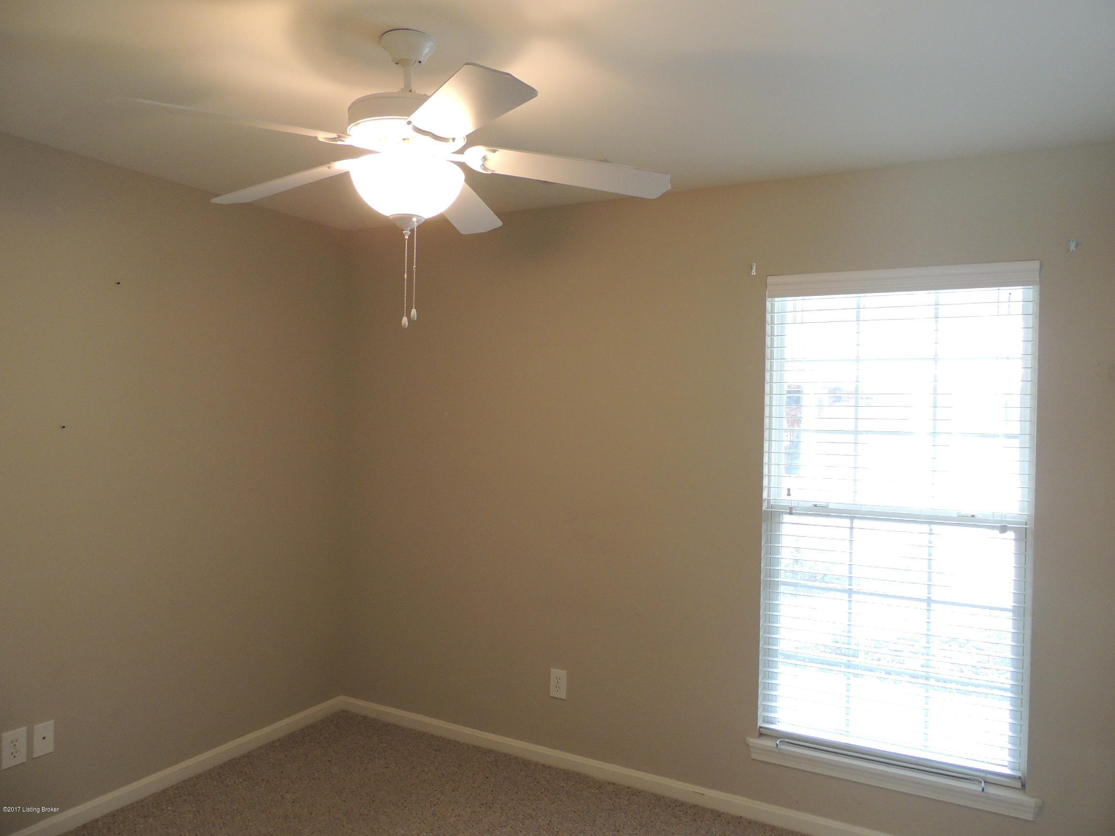 6410 Renate Road Louisville, KY 40291 - Photo 14 of 22 DSCN5963