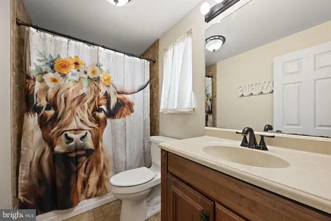 $450,000 | 301 Orinda Drive, Wilmington, DE 19804