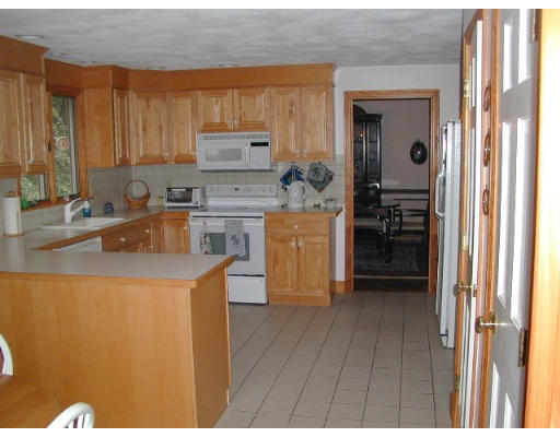 12 Robinson Road Westford, MA 01886 - Photo 15 of 25 Gallery Image 15