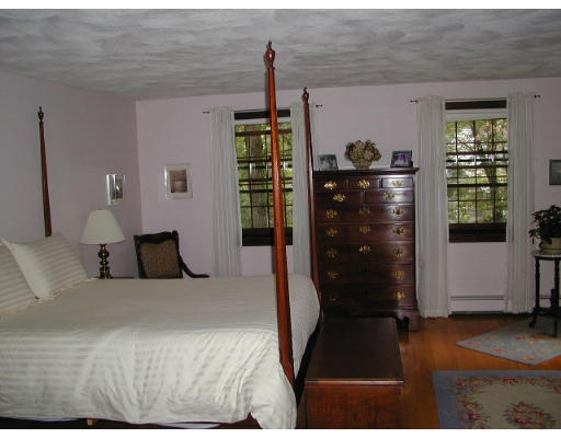 12 Robinson Road Westford, MA 01886 - Photo 19 of 25 Gallery Image 19