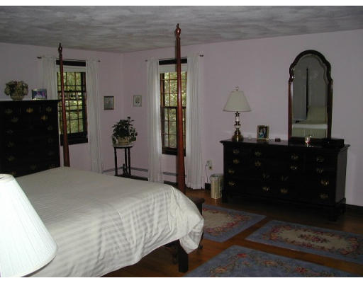 12 Robinson Road Westford, MA 01886 - Photo 20 of 25 Gallery Image 20
