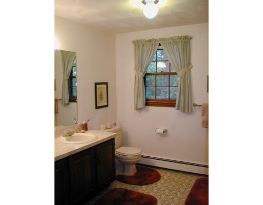 12 Robinson Road Westford, MA 01886 - Photo 21 of 25 Gallery Image 21