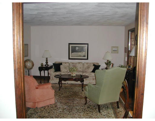 12 Robinson Road Westford, MA 01886 - Photo 6 of 25 Gallery Image 6