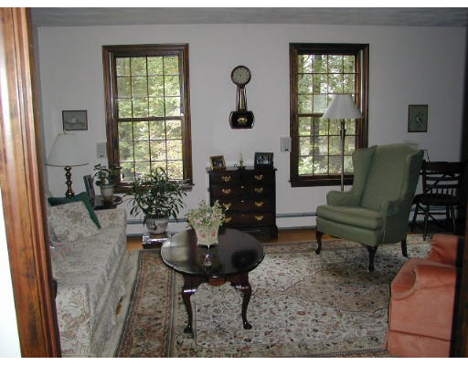 12 Robinson Road Westford, MA 01886 - Photo 7 of 25 Gallery Image 7
