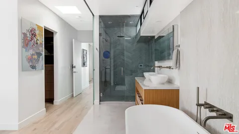 $8,450,000 | 22822 Pacific Coast Highway, Malibu, CA 90265