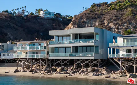 $8,450,000 | 22822 Pacific Coast Highway, Malibu, CA 90265
