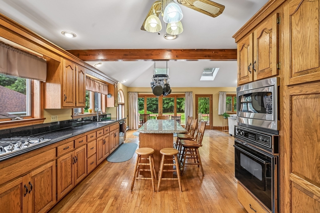 615 Mammoth Road Dracut, MA 01826 - Photo 12 of 41