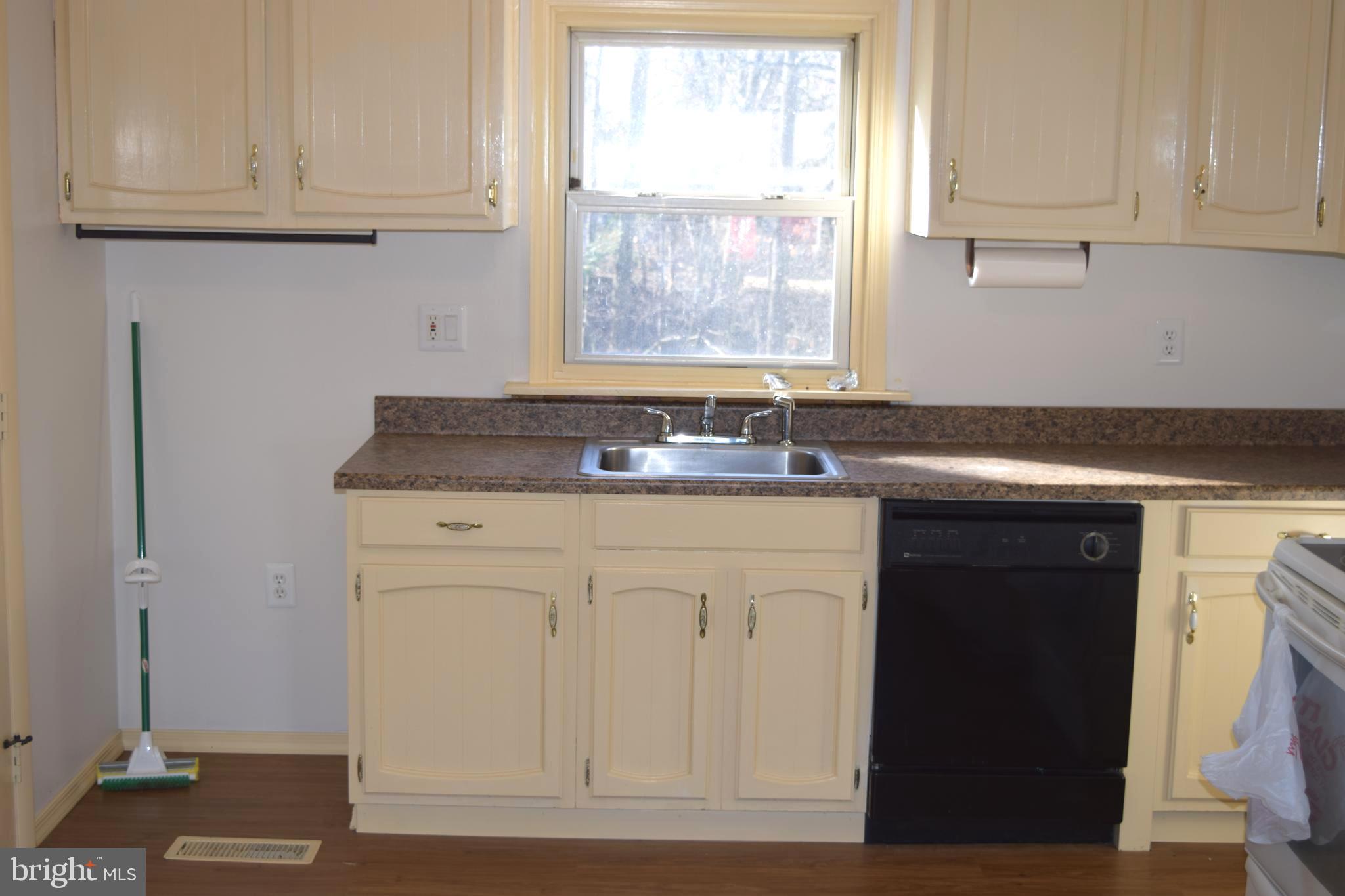 4719 Hillside Road Harrisburg, PA 17109 - Photo 9 of 23 Gallery Image 9