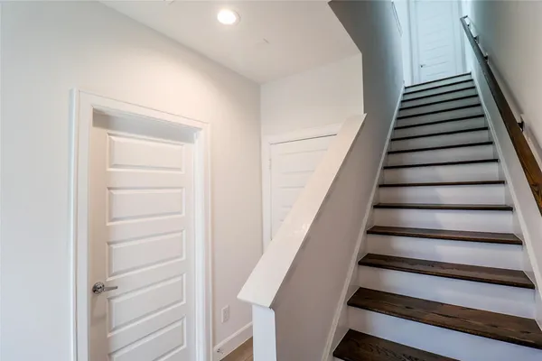 $2,675 | 2745 Clinton Drive, Houston, TX 77020
