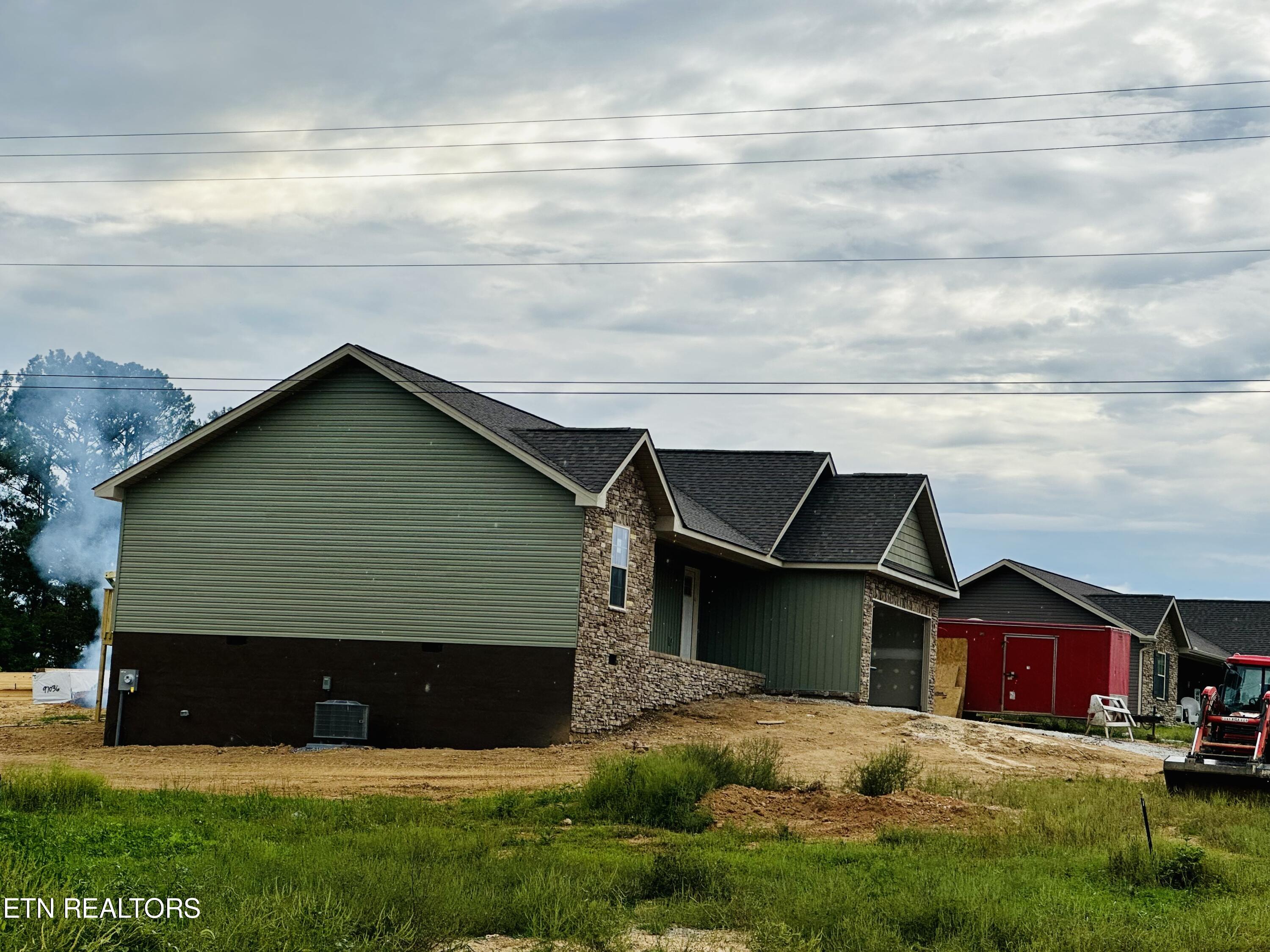 115 Milo Circle Tazewell, TN 37879 - Photo 2 of 5 4D02312B-5C5E-4111-A48F-D80BB8282361