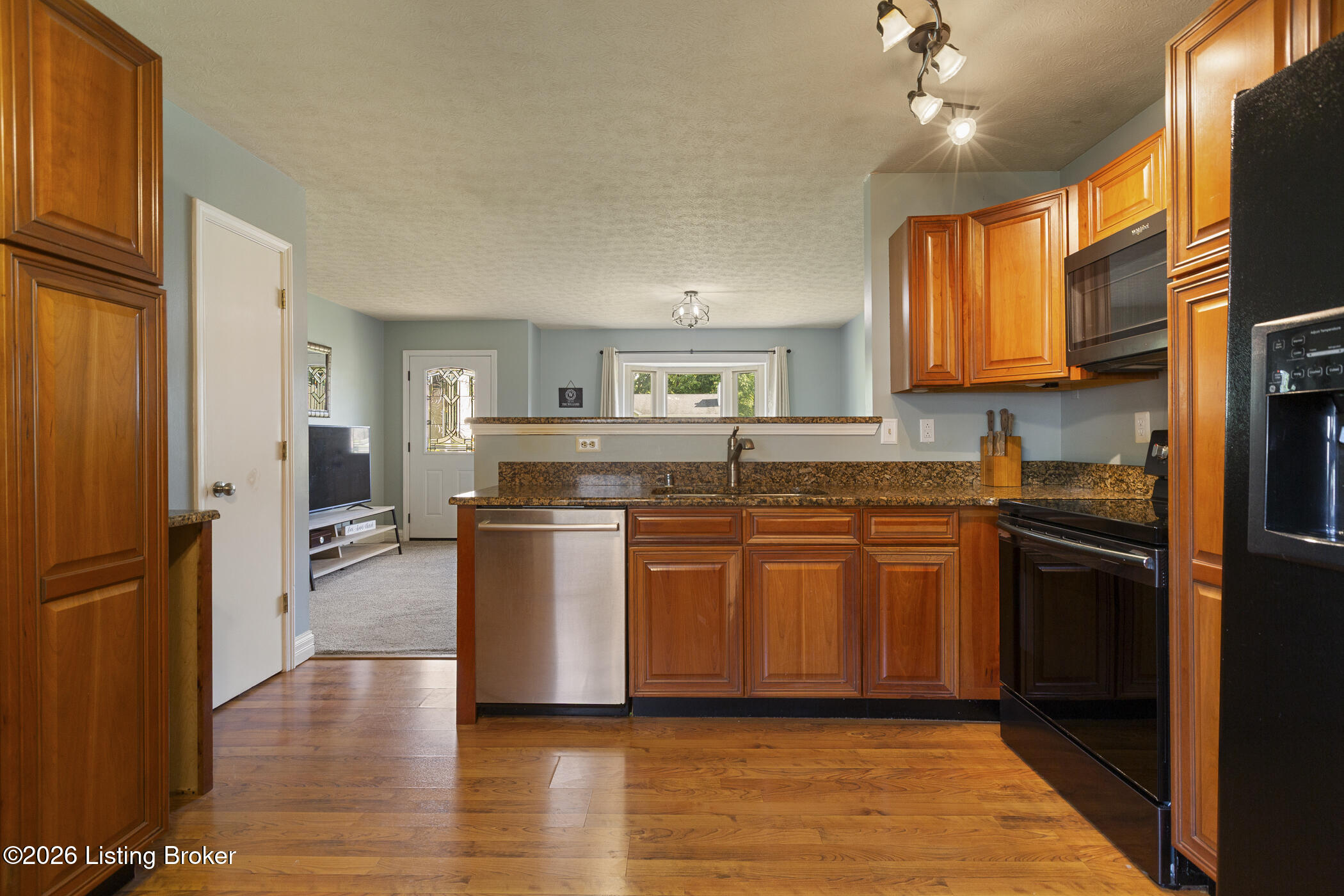 8401 Silver Fox Road Louisville, KY 40291 - Photo 10 of 30 Kitchen