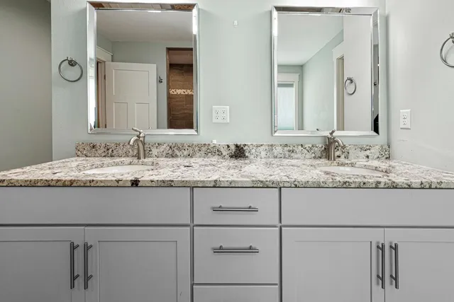 $699,900 | 317 Oak Marsh Drive, Mankato, MN 56001