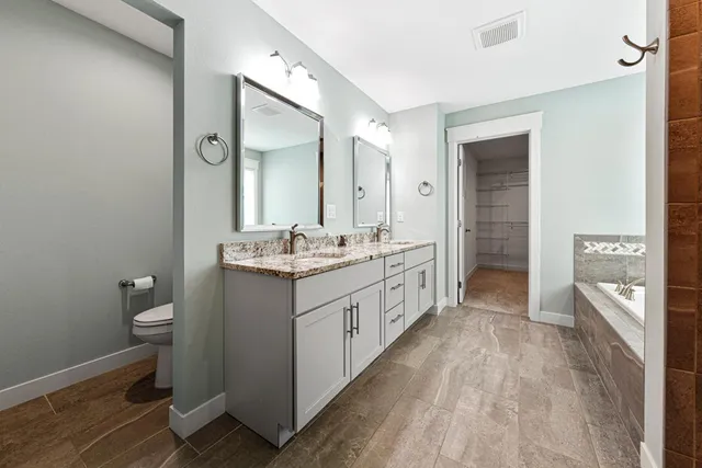 $699,900 | 317 Oak Marsh Drive, Mankato, MN 56001