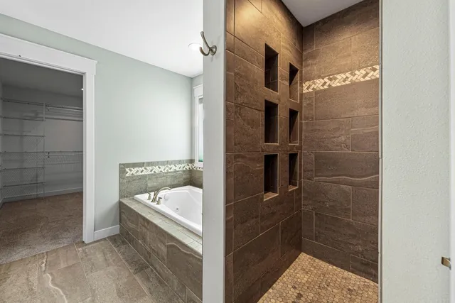 $699,900 | 317 Oak Marsh Drive, Mankato, MN 56001