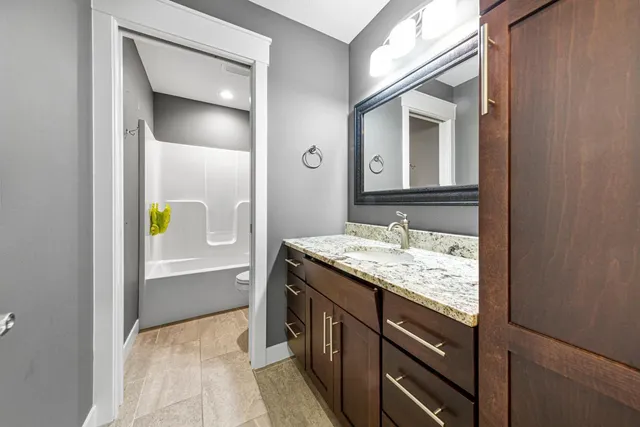 $699,900 | 317 Oak Marsh Drive, Mankato, MN 56001