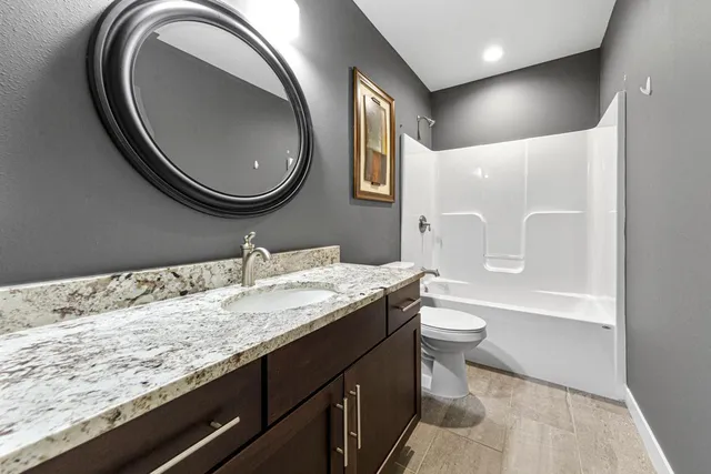 $699,900 | 317 Oak Marsh Drive, Mankato, MN 56001