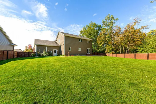 $699,900 | 317 Oak Marsh Drive, Mankato, MN 56001