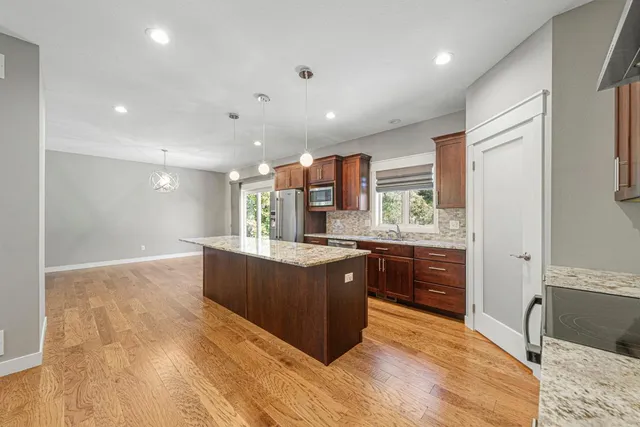 $699,900 | 317 Oak Marsh Drive, Mankato, MN 56001