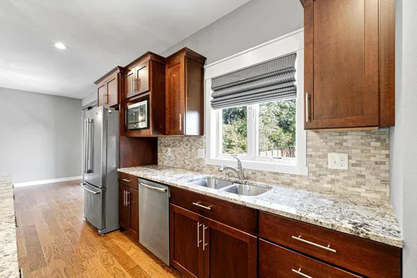 $699,900 | 317 Oak Marsh Drive, Mankato, MN 56001