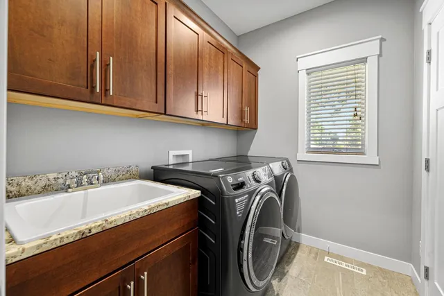 $699,900 | 317 Oak Marsh Drive, Mankato, MN 56001