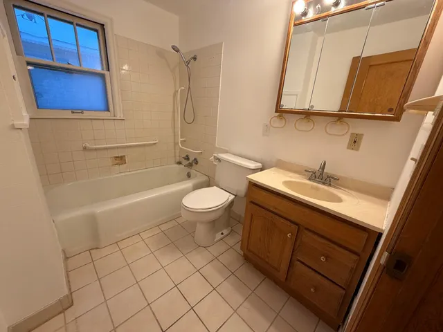 $189,900 | 1420 Frank Hall Drive, Albert Lea, MN 56007